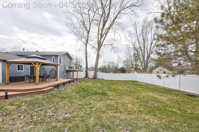 193 Linhart Street, Novi, MI 48377