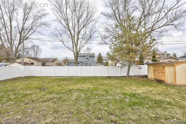 193 Linhart Street, Novi, MI 48377