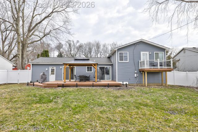 193 Linhart Street, Novi, MI 48377