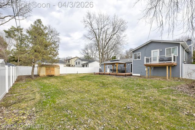 193 Linhart Street, Novi, MI 48377