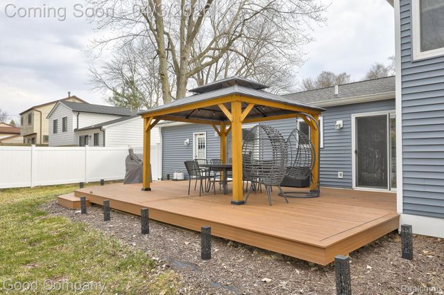 193 Linhart Street, Novi, MI 48377