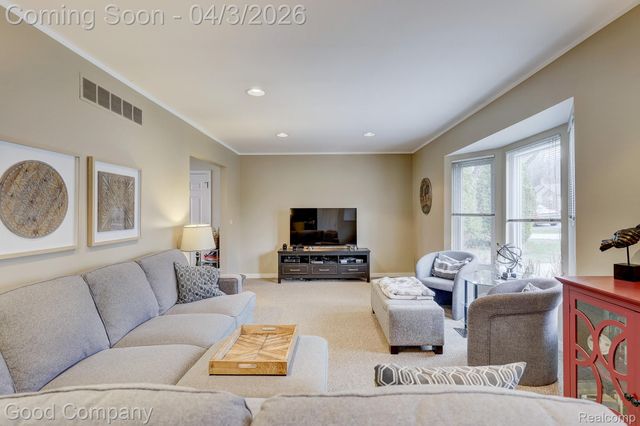 193 Linhart Street, Novi, MI 48377