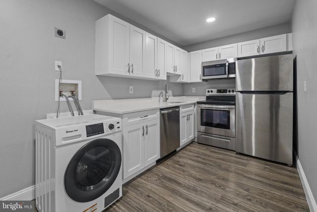 823 NEWINGTON AVE, Baltimore, MD 21217