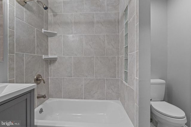 823 NEWINGTON AVE, Baltimore, MD 21217