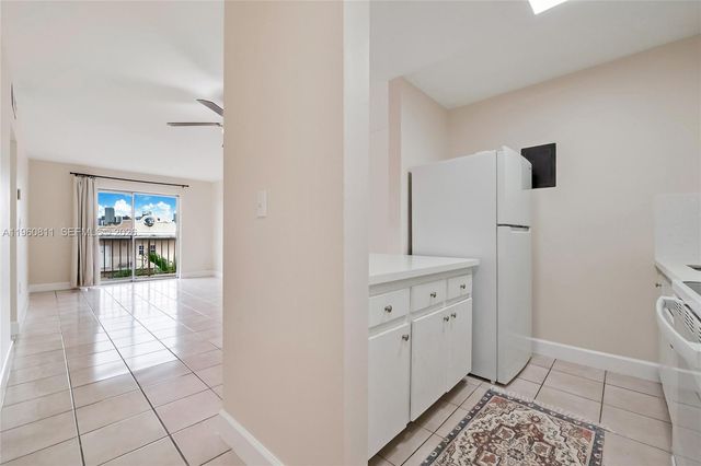 1661 SW 3rd St 25, Miami, FL 33135