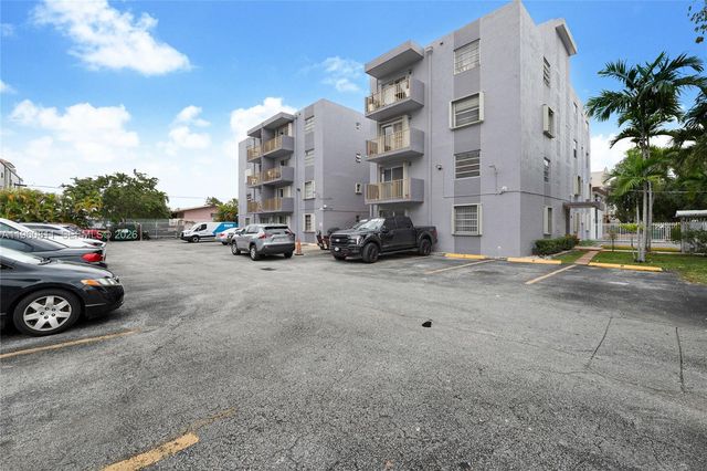1661 SW 3rd St 25, Miami, FL 33135