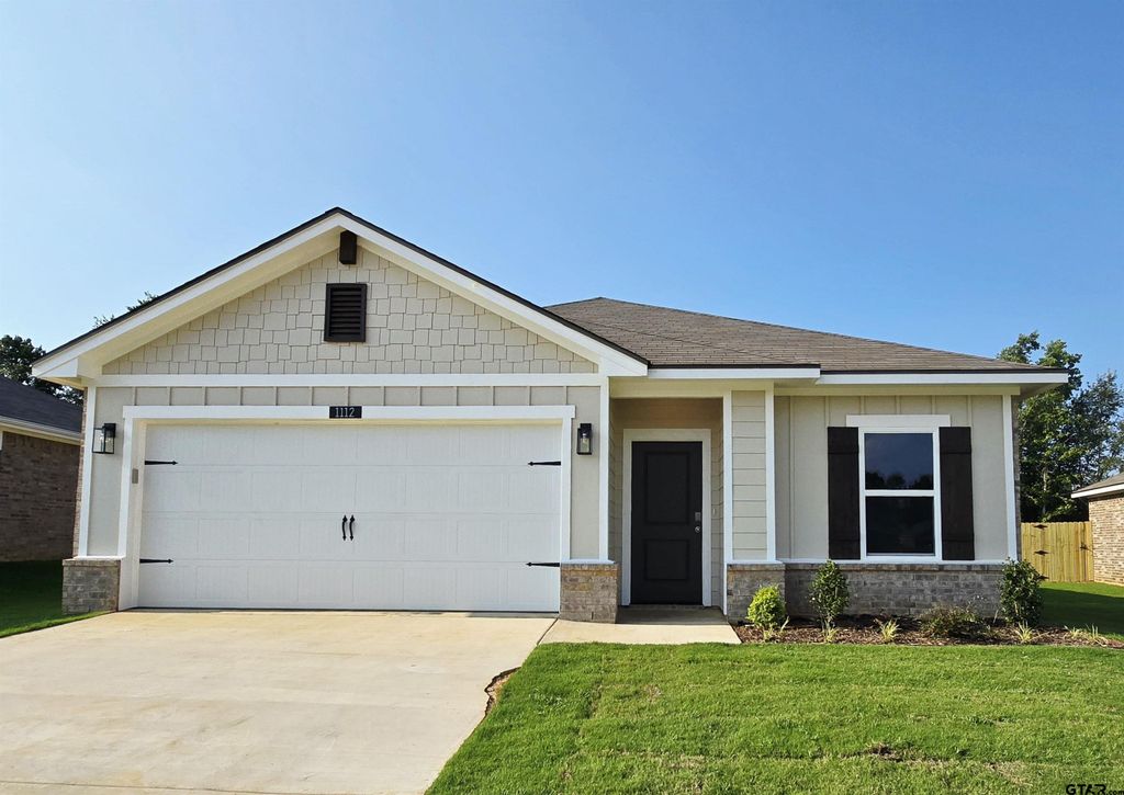 1112 Park Meadows Dr., Whitehouse, TX 75791