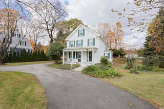 38 W Main St, Millbury, MA 01527