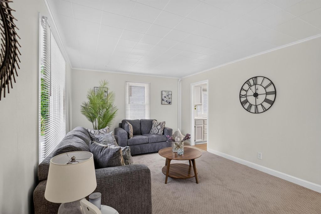 1232 Skillman Avenue W, Roseville, MN 55113 — photo 2