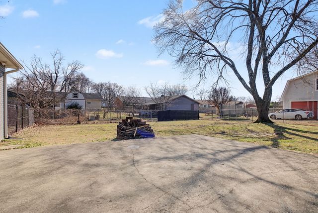 104 Scotch Ct, Hendersonville, TN 37075