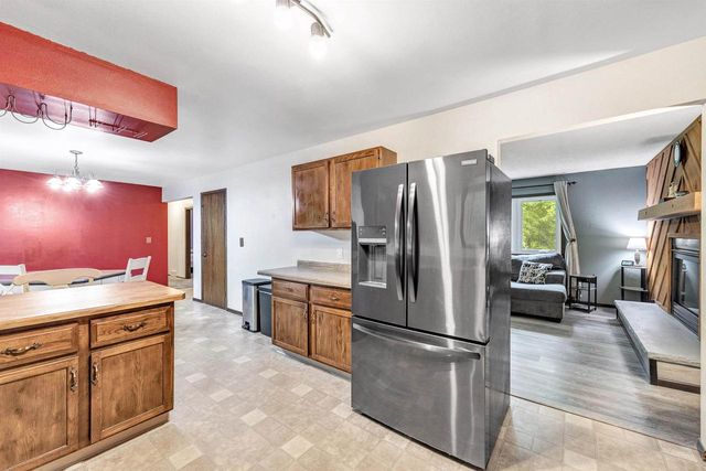 E1195 LARSON ROAD, Waupaca, WI 54981