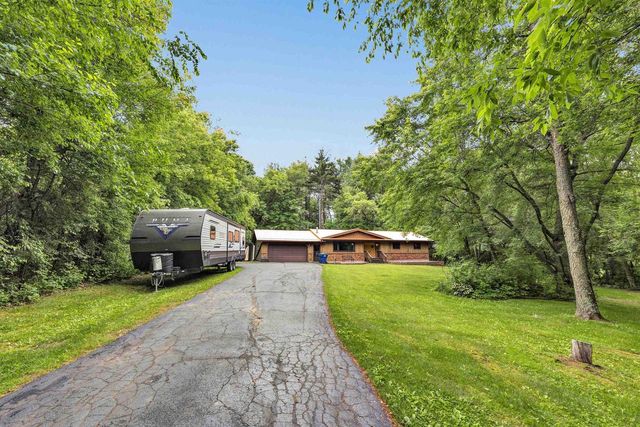 E1195 LARSON ROAD, Waupaca, WI 54981
