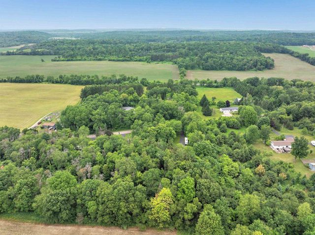 E1195 LARSON ROAD, Waupaca, WI 54981