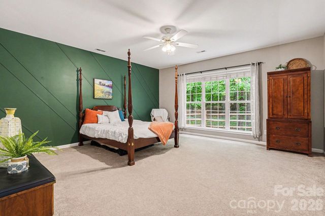 10501 Olde Irongate Lane, Mint Hill, NC 28227
