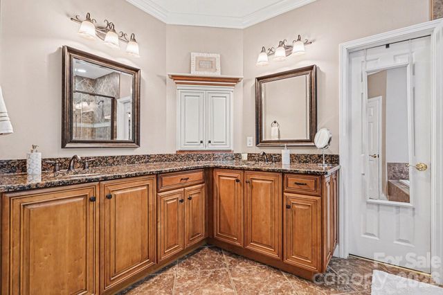 10501 Olde Irongate Lane, Mint Hill, NC 28227