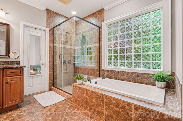 10501 Olde Irongate Lane, Mint Hill, NC 28227
