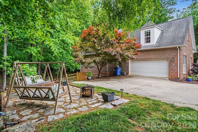 10501 Olde Irongate Lane, Mint Hill, NC 28227