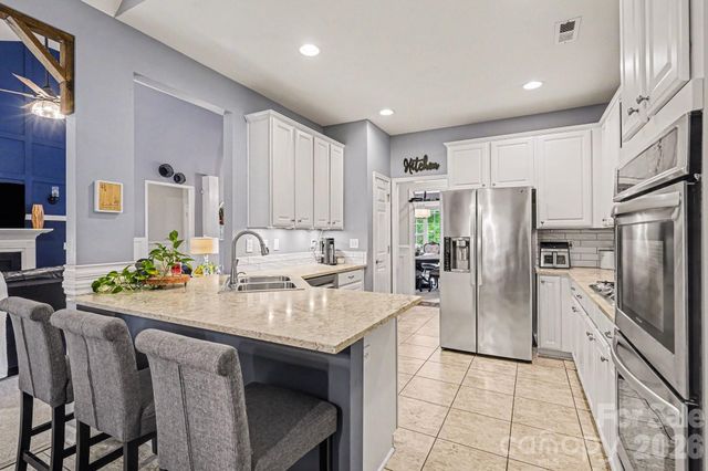 10501 Olde Irongate Lane, Mint Hill, NC 28227