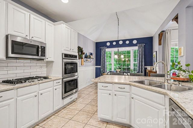 10501 Olde Irongate Lane, Mint Hill, NC 28227