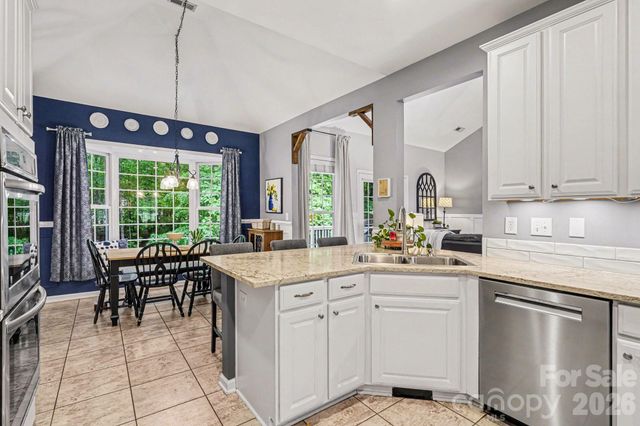 10501 Olde Irongate Lane, Mint Hill, NC 28227