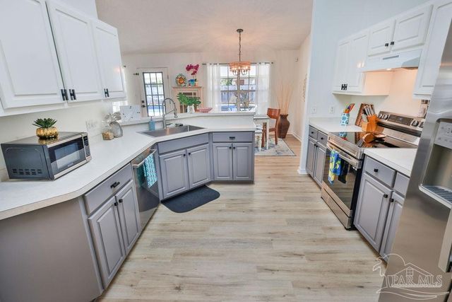 6935 Kapok Dr, Milton, FL 32583