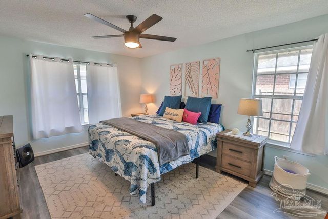 6935 Kapok Dr, Milton, FL 32583