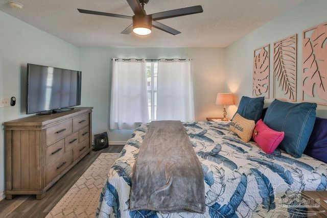 6935 Kapok Dr, Milton, FL 32583