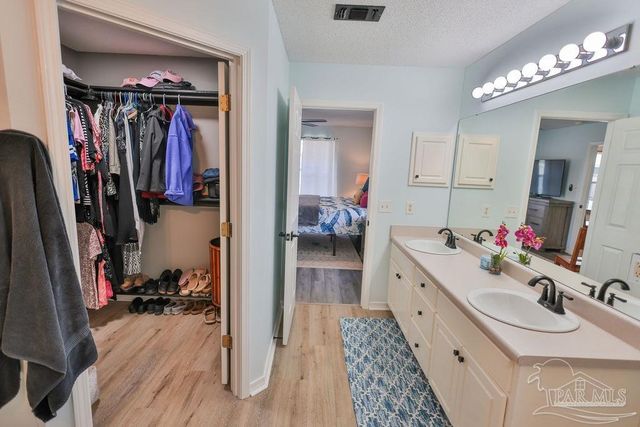 6935 Kapok Dr, Milton, FL 32583