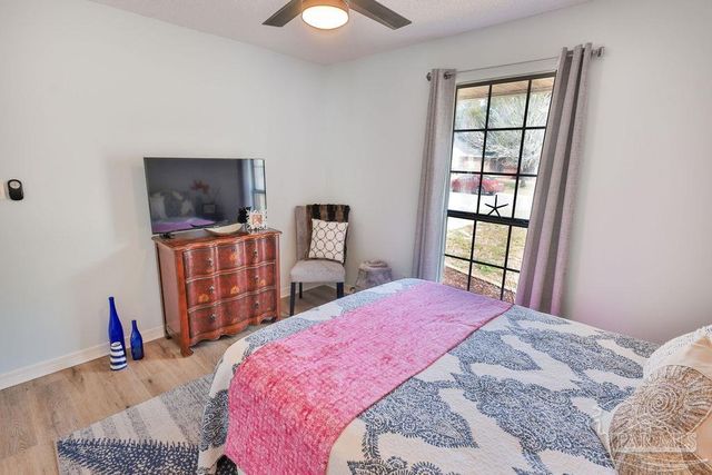 6935 Kapok Dr, Milton, FL 32583