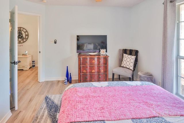 6935 Kapok Dr, Milton, FL 32583