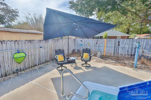 6935 Kapok Dr, Milton, FL 32583