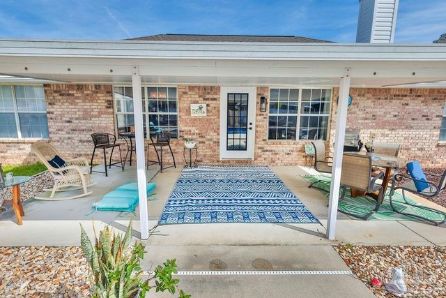 6935 Kapok Dr, Milton, FL 32583