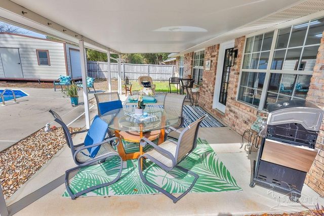 6935 Kapok Dr, Milton, FL 32583