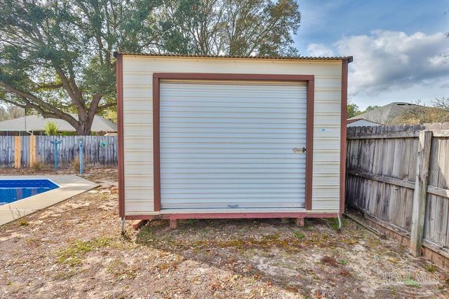 6935 Kapok Dr, Milton, FL 32583