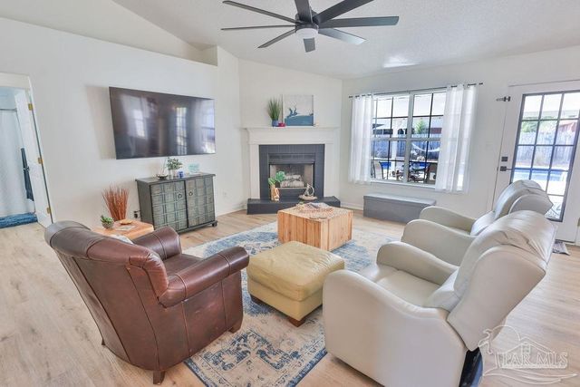 6935 Kapok Dr, Milton, FL 32583