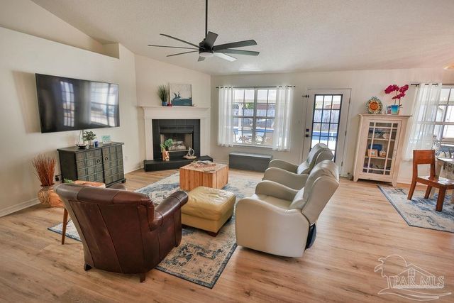 6935 Kapok Dr, Milton, FL 32583