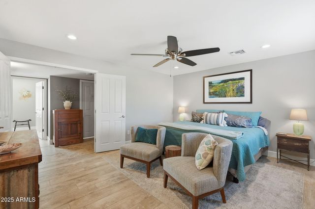 3470 E PARADISE Drive, Phoenix, AZ 85028