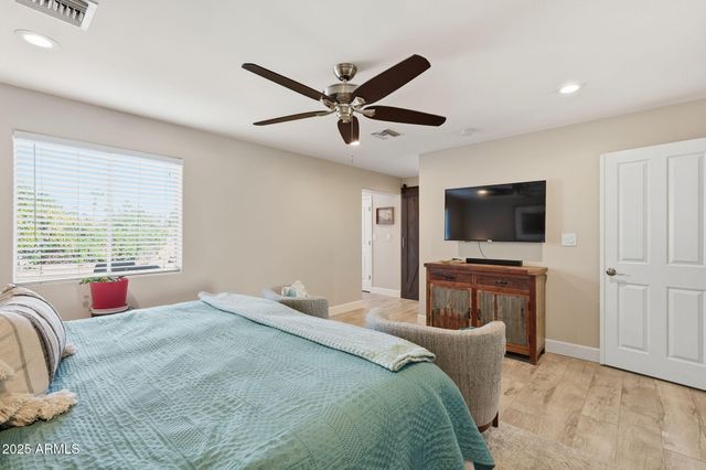 3470 E PARADISE Drive, Phoenix, AZ 85028