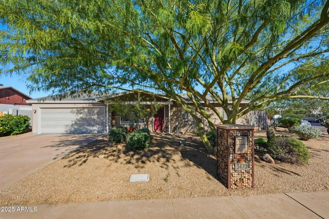 3470 E PARADISE Drive, Phoenix, AZ 85028
