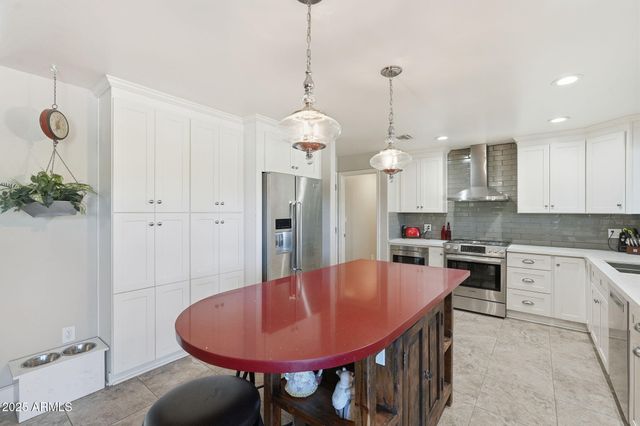 3470 E PARADISE Drive, Phoenix, AZ 85028