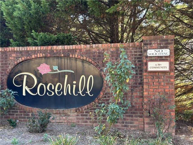 2560 Rosehill Circle, Lithia Springs, GA 30122
