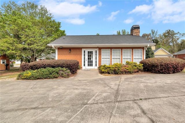 2560 Rosehill Circle, Lithia Springs, GA 30122
