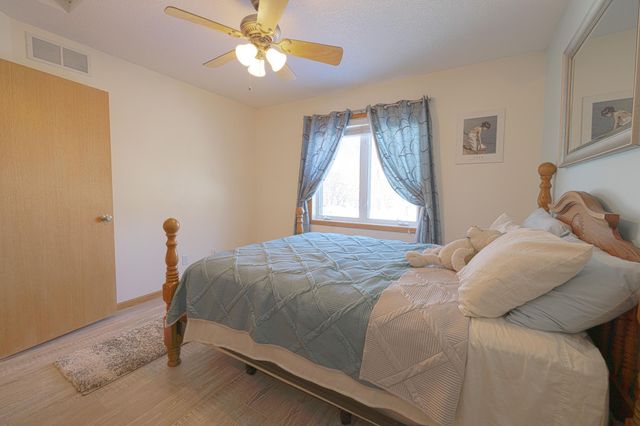 6408 Cavell Avenue N, Brooklyn Park, MN 55428