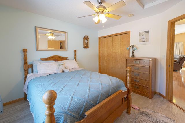 6408 Cavell Avenue N, Brooklyn Park, MN 55428