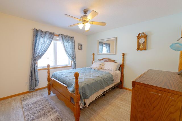 6408 Cavell Avenue N, Brooklyn Park, MN 55428