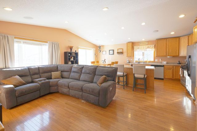 6408 Cavell Avenue N, Brooklyn Park, MN 55428