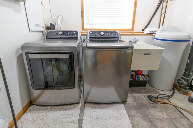 6408 Cavell Avenue N, Brooklyn Park, MN 55428