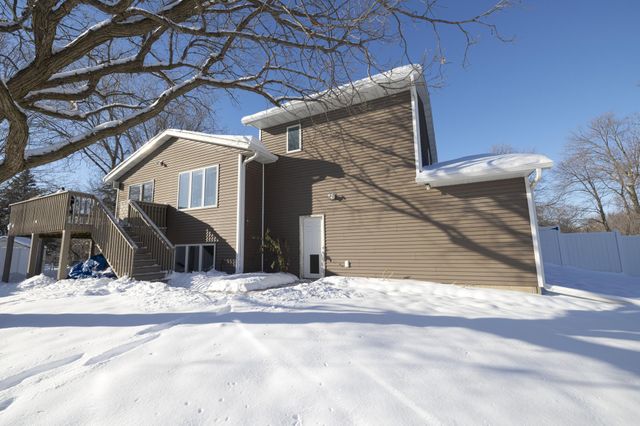 6408 Cavell Avenue N, Brooklyn Park, MN 55428