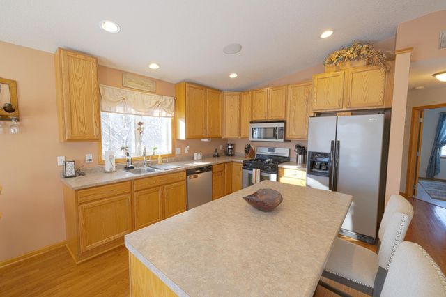 6408 Cavell Avenue N, Brooklyn Park, MN 55428