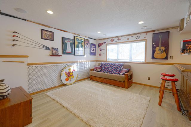 6408 Cavell Avenue N, Brooklyn Park, MN 55428